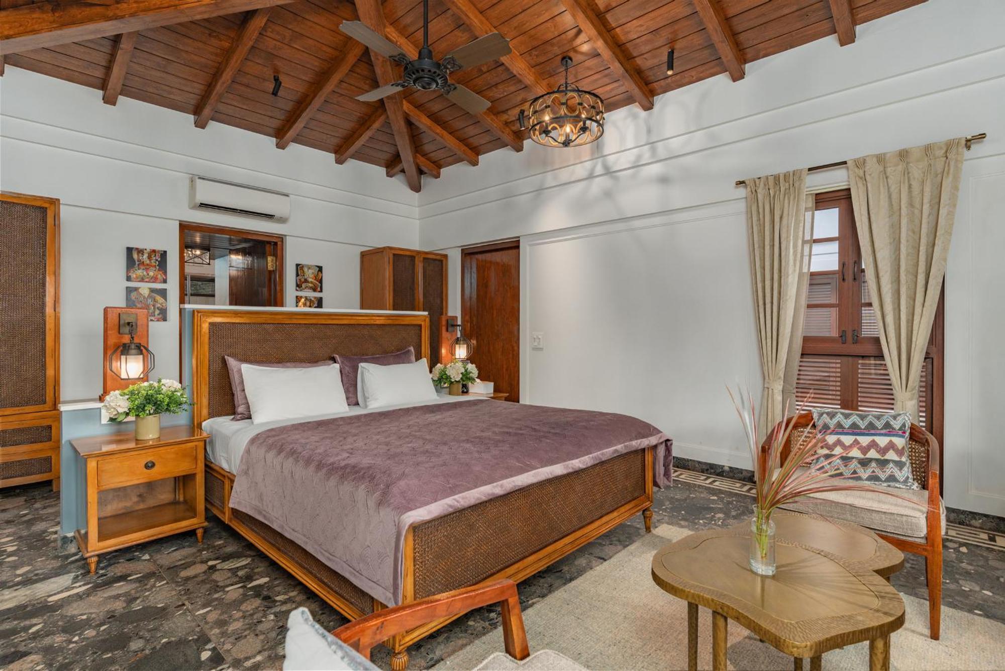 Azara Beach House - 5 Bhk Designer Villa, Candolim Beach ภายนอก รูปภาพ